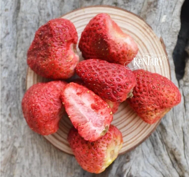 Ready to eat Healthy Delicious healthy food Fruit Products dry fruit freeze dried strawberry Made in Vietnam