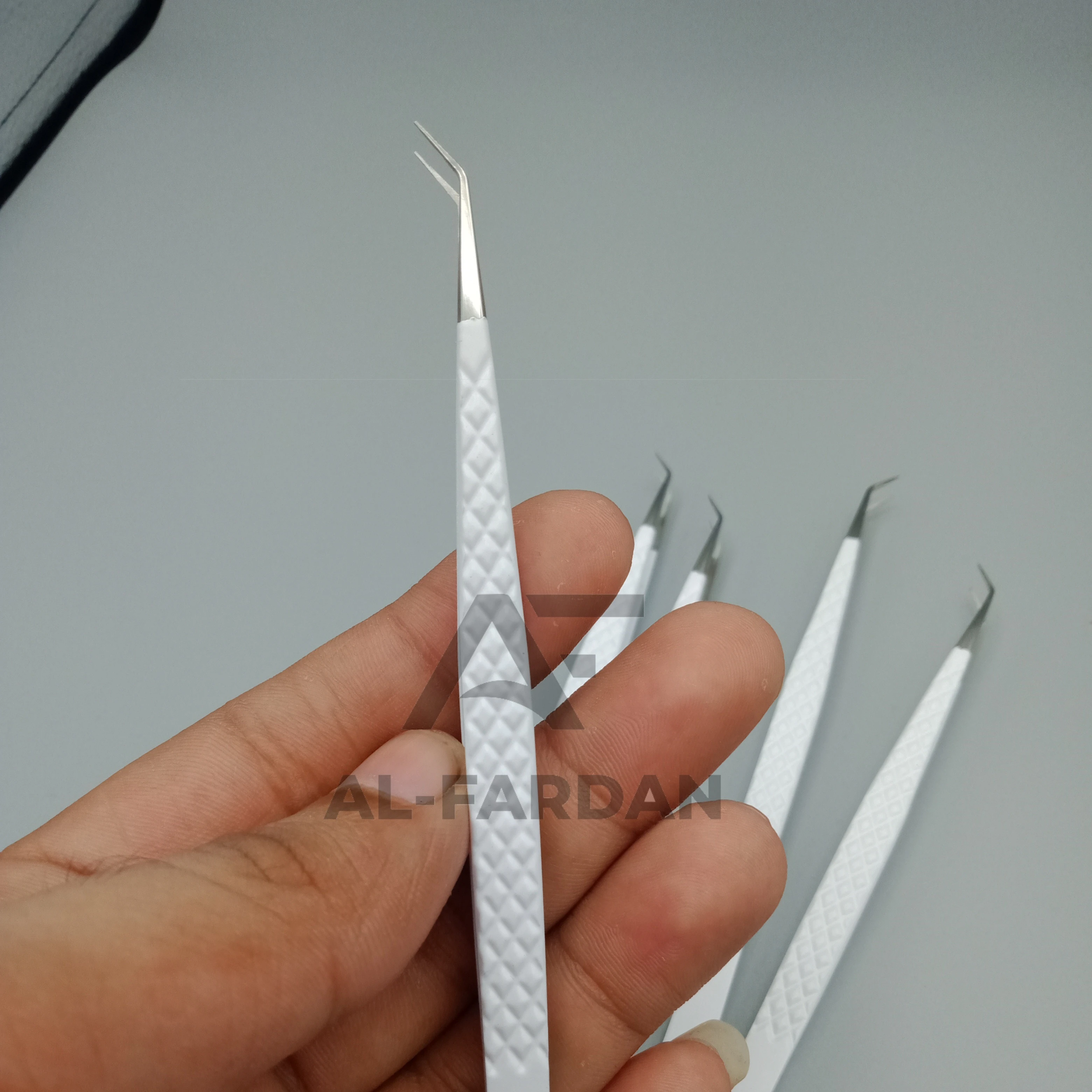 Diamond Grip White Color Powder Coated Skinny 14 Cm long 45 Degree Eyelash Extension Tweezers Solid Stainless Steel