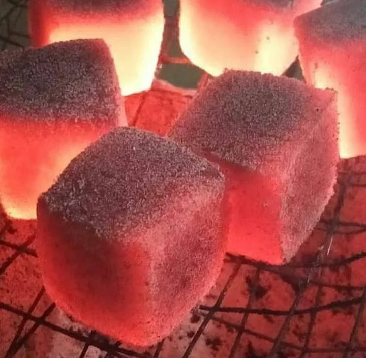 CUBE BRIQUETTE Coconut Shell Charcoal / Natural Coconut Shell Coal Briquette