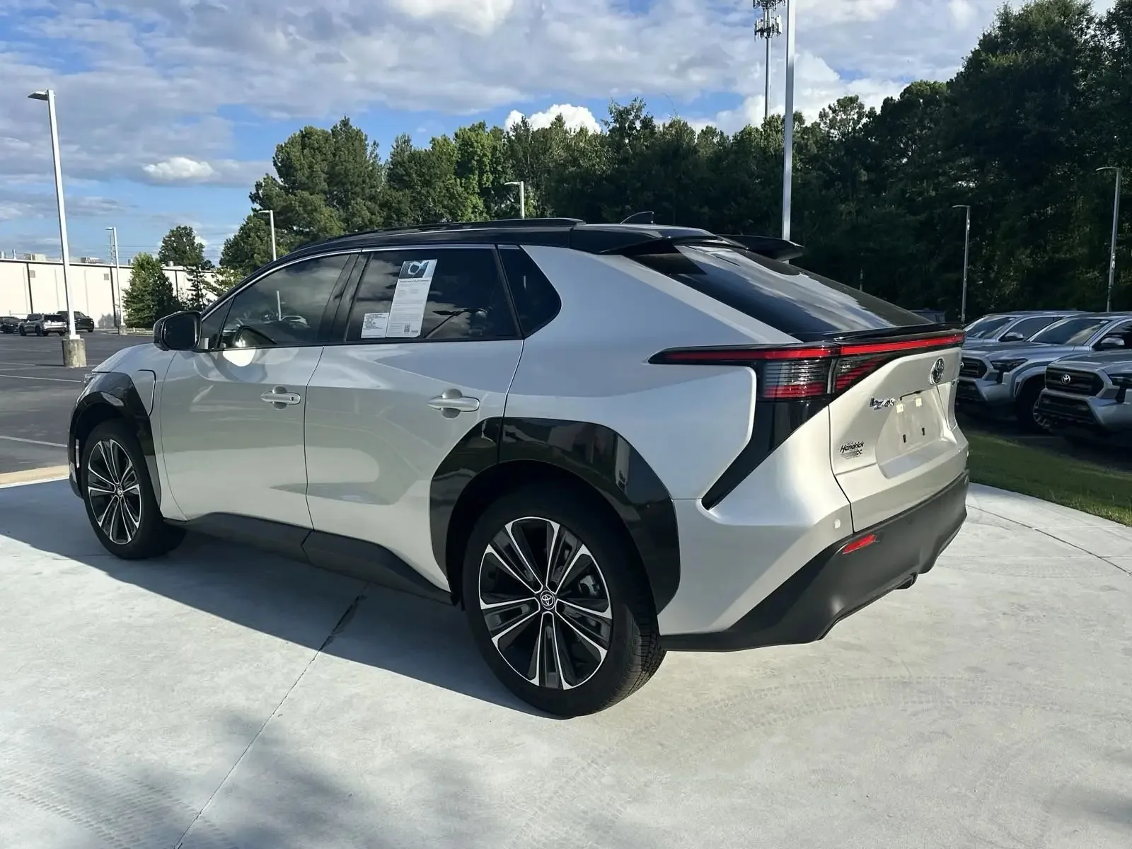 2023 Toyota bZ4X ограниченный AWD внедорожник хорошо используемый ручной темный кожаный салон R15 Шины из алюминиевого сплава багажник Задняя камера левая
