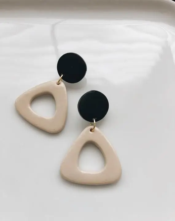 Korean oval hollow Resin Earrings female holiday style retro personality all-match earrings
