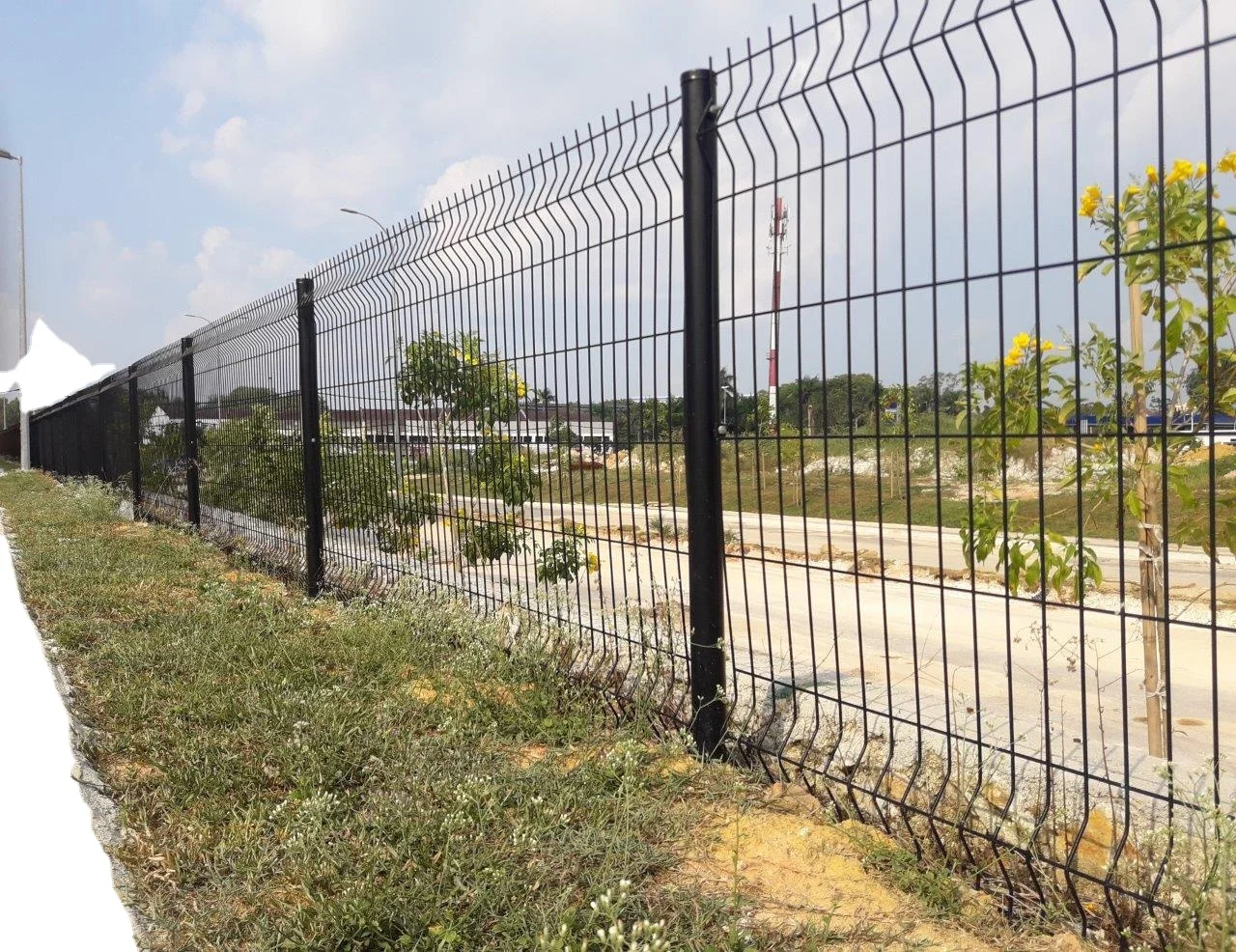 High Quality Metal V-Press 3D Galvanized Powder Coated Yard Garden Fence Panel for farm backyard playground