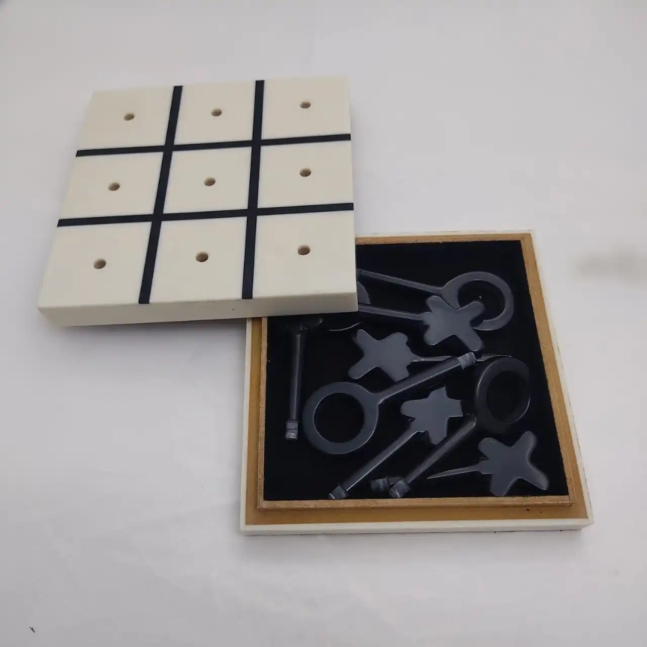 New Design Tic Tac Toe Chessboard Modern Chess Board Set And Pieces Decoration