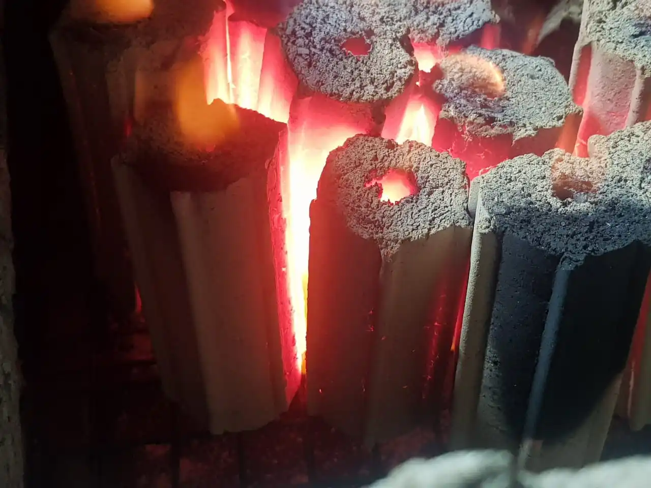 Smokeless Coconut Shell Charcoal Briket For Copenhagen Denmark Quick and Easy Light Coconut Shell Charcoal Briquette BBQ Charbon