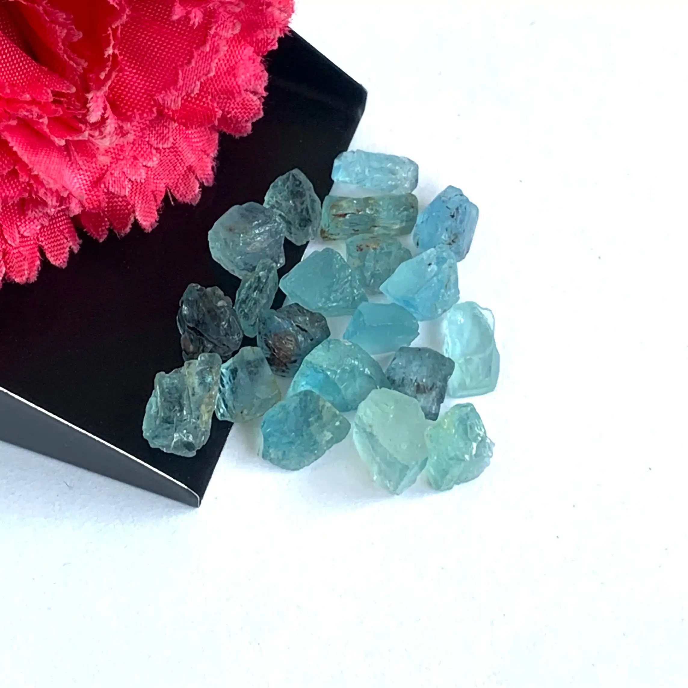 Aquamarine Crystal Top Blue Natural Aquamarine High Graded Rough Stone Raw Uncut Rough Stone March Birthstone Wholesale Supplier