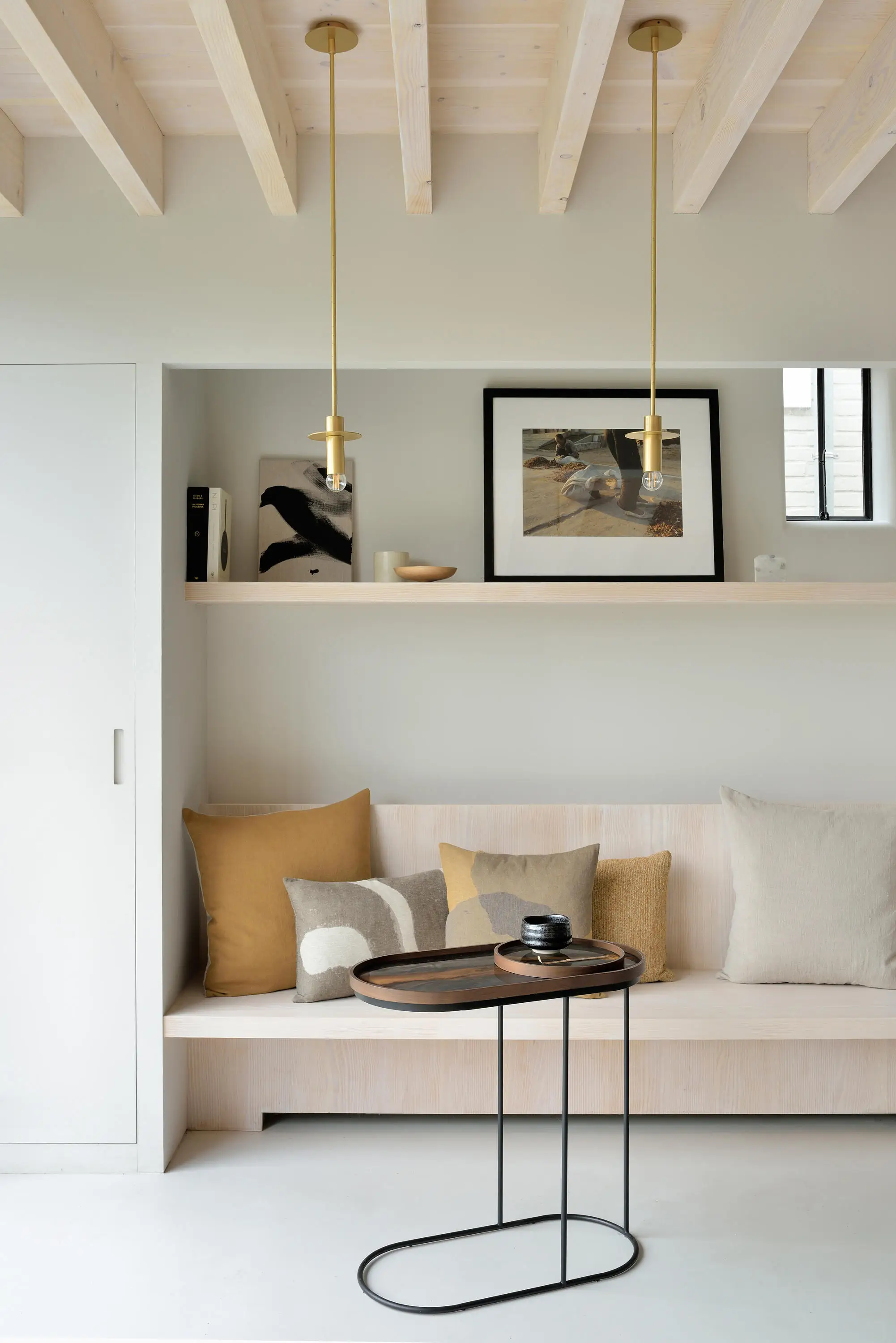 Hot Selling Furniture Aluminum And Iron Metal Oval Shaped Side Table Rough Powder Coated Modern Style Coffee Table Handmade