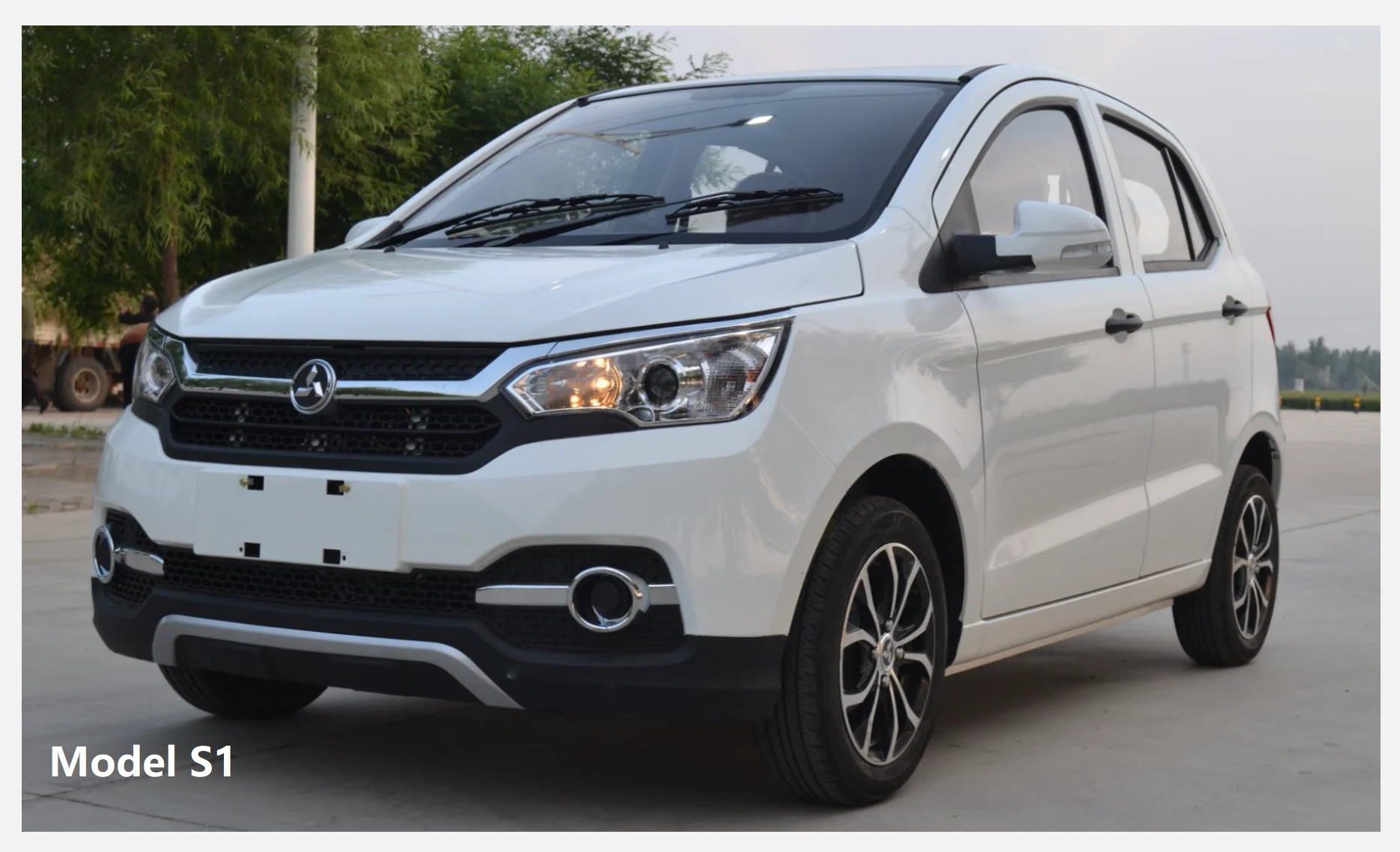 Lithium Battery type independent suspension electric vehicles car New Energy Model S1 with left steering