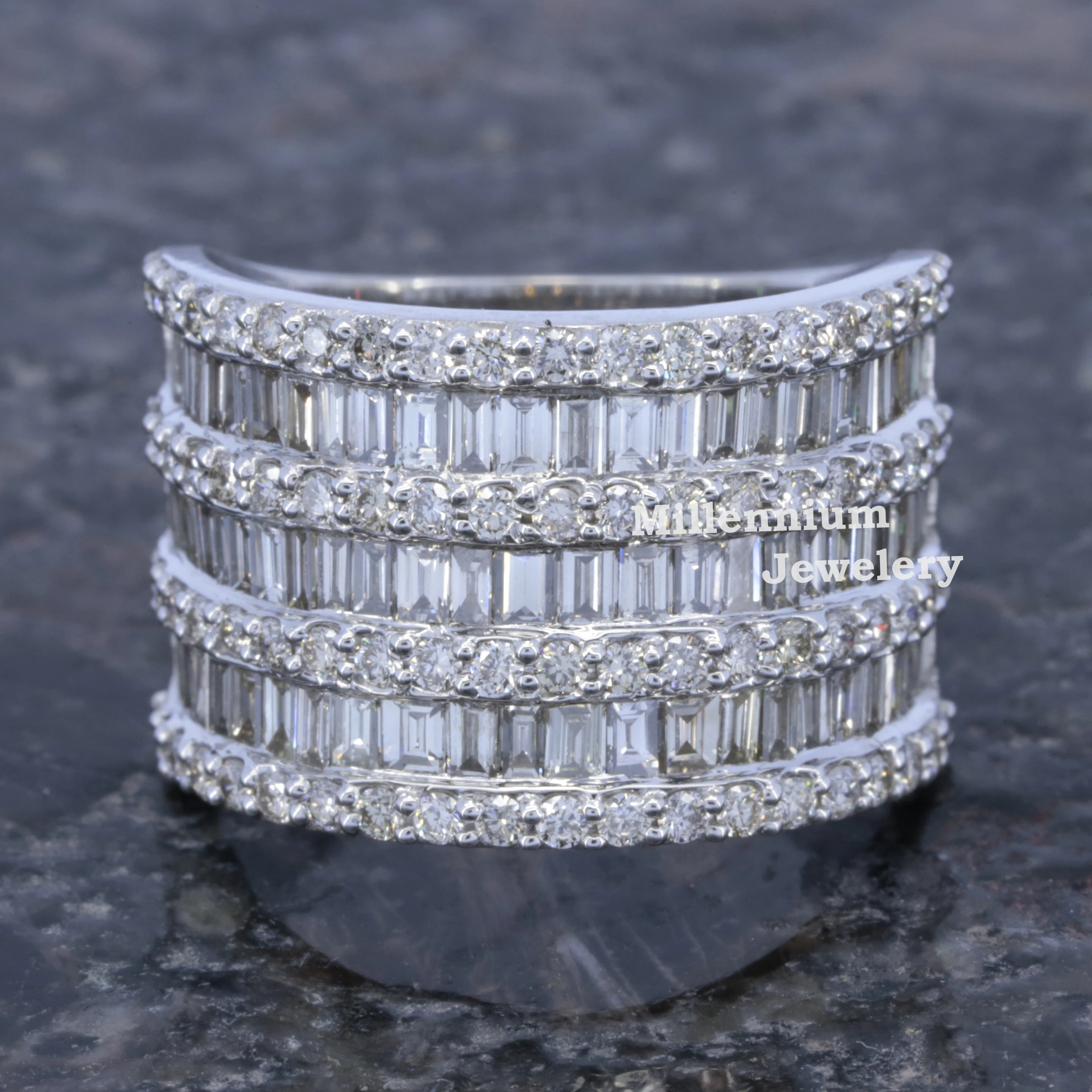 Wholesale 4.24 Carat Moissanite Luxuries Hip Hop Ring with Luxury Style Ring For Fashionable Wearing Jewelry