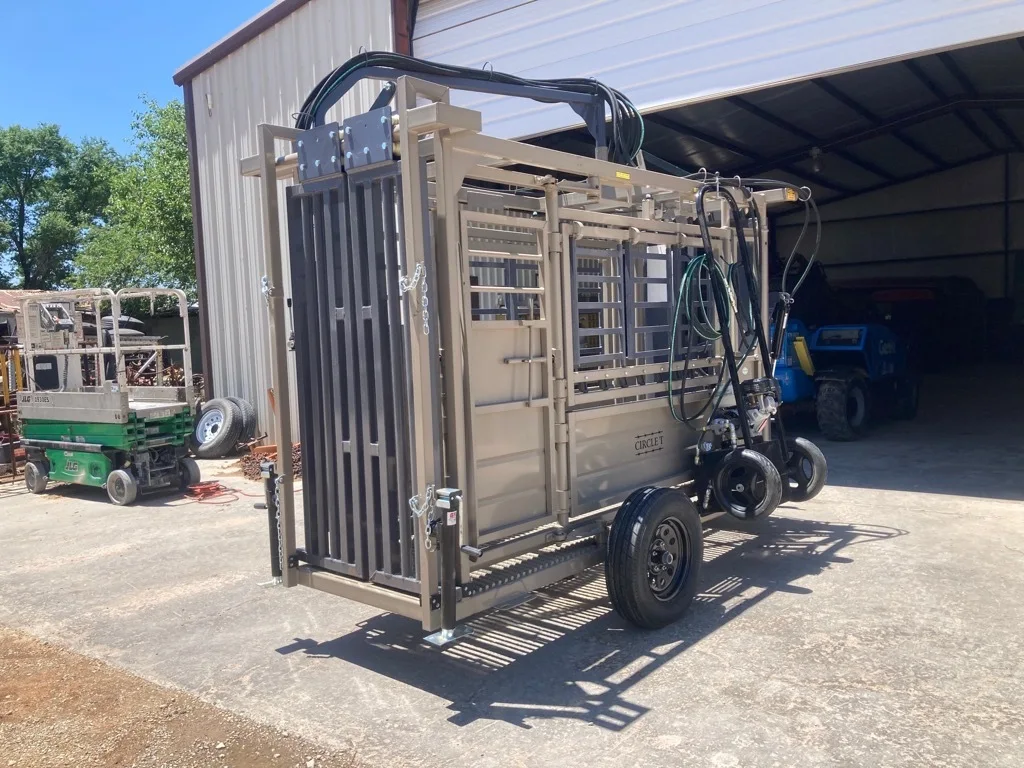 New 2024 Circle T Chutes Hydraulic Squeeze Chute for Sale