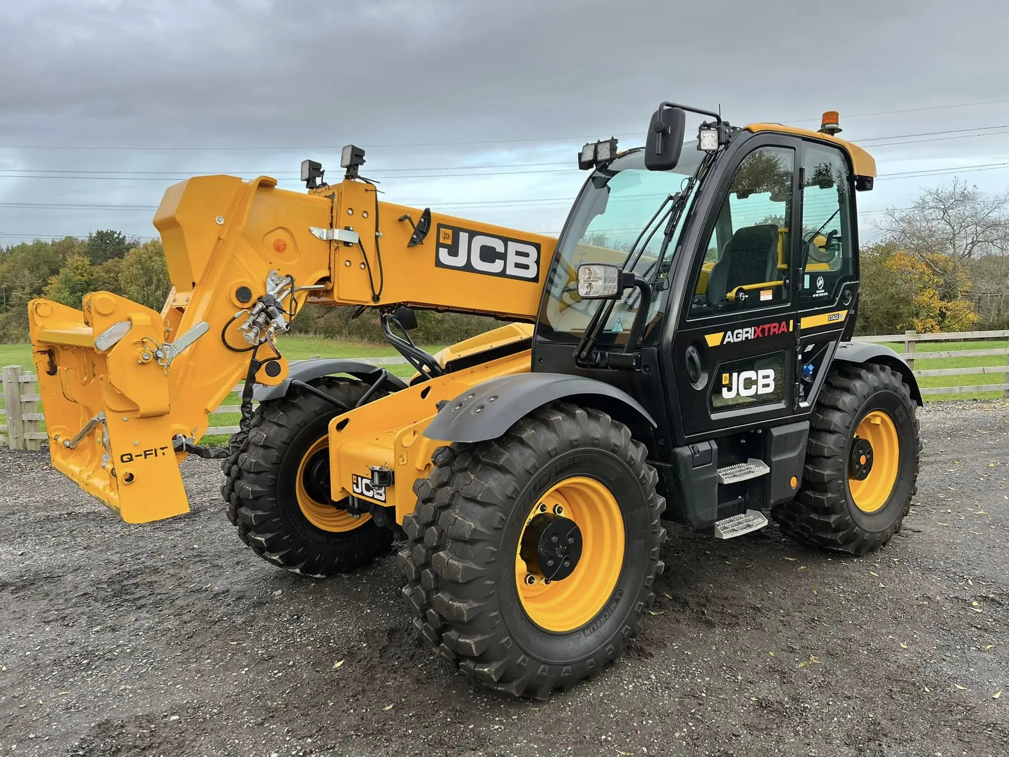 JCB 43546.jpeg