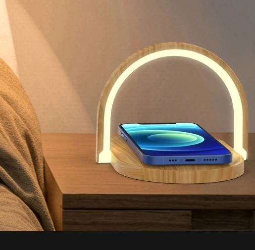 Оптовая продажа многофункциональные Зарядные устройства 3 в 1 15 Вт Беспроводное зарядное устройство с функцией ночного света и держателем мобильного телефона