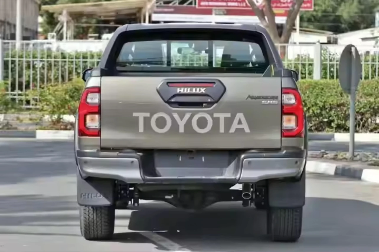 2021 (LHD) TOYOTA HILUX DC 2 7 P MT 4x4 P. Окно коричневые подержанные автомобили