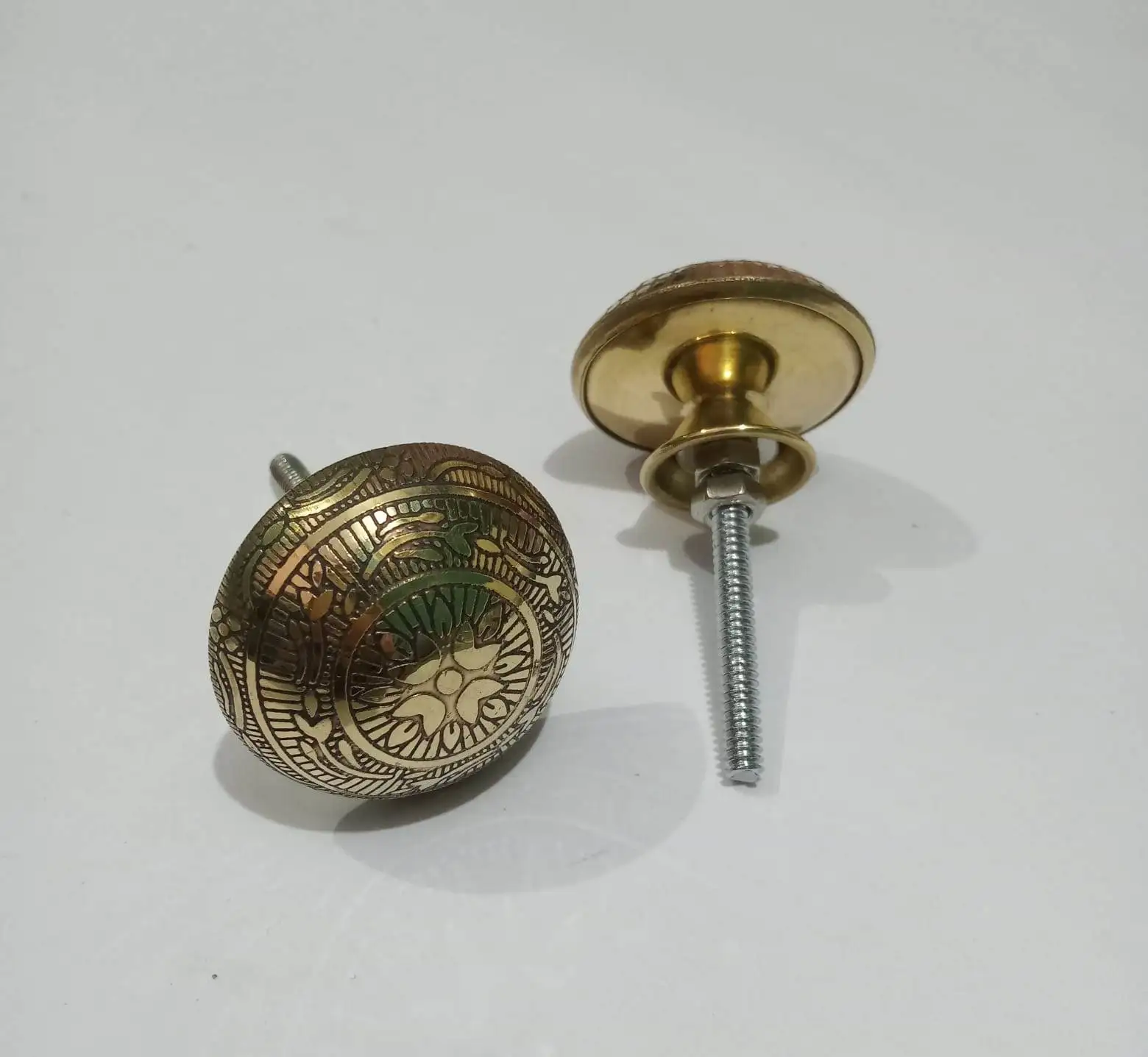 High Quality Handmade Acrylic Lucite Resin Drawer Dresser Knobs Metal and Wood Resin Knobs for Kitchen and Home Decoration
