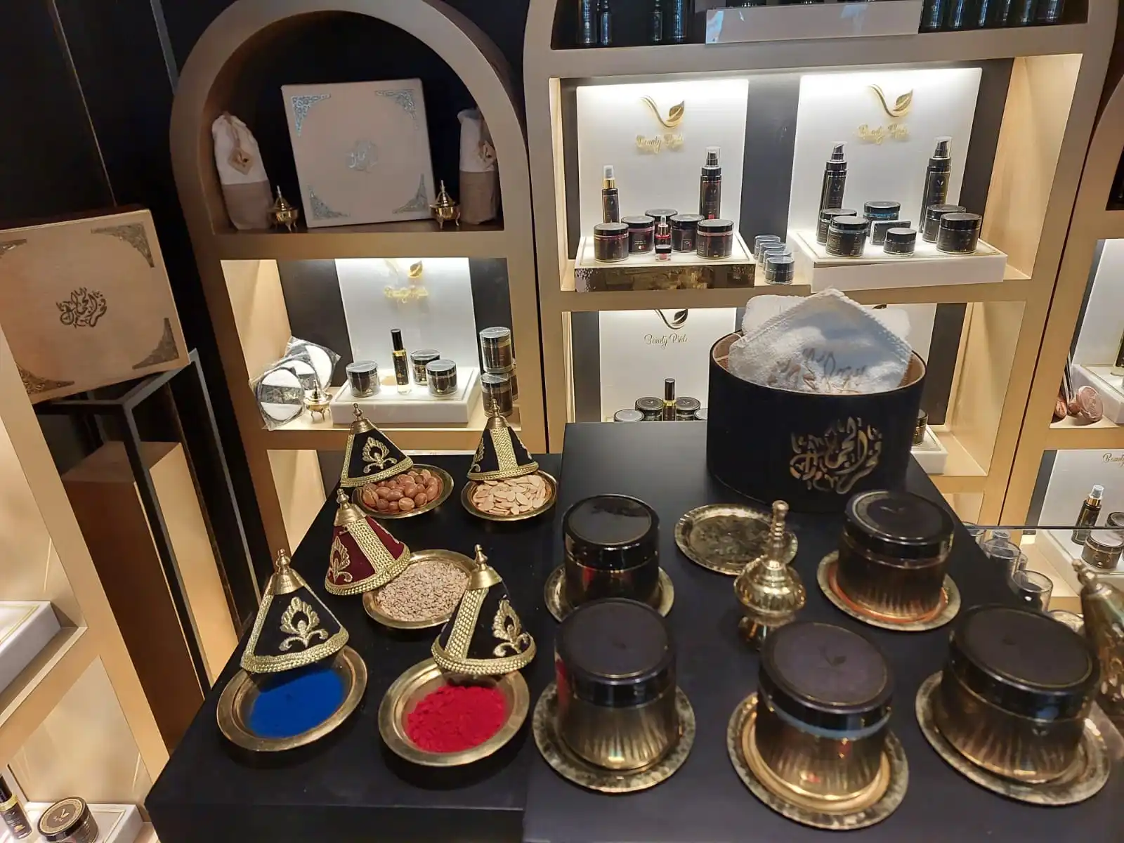 Prestigious Organic Argan Sugar Scrub  Shea Butter Honey & Cinnamon Orange Rich Formulation Softly Exfoliating Low MOQ In Bulk