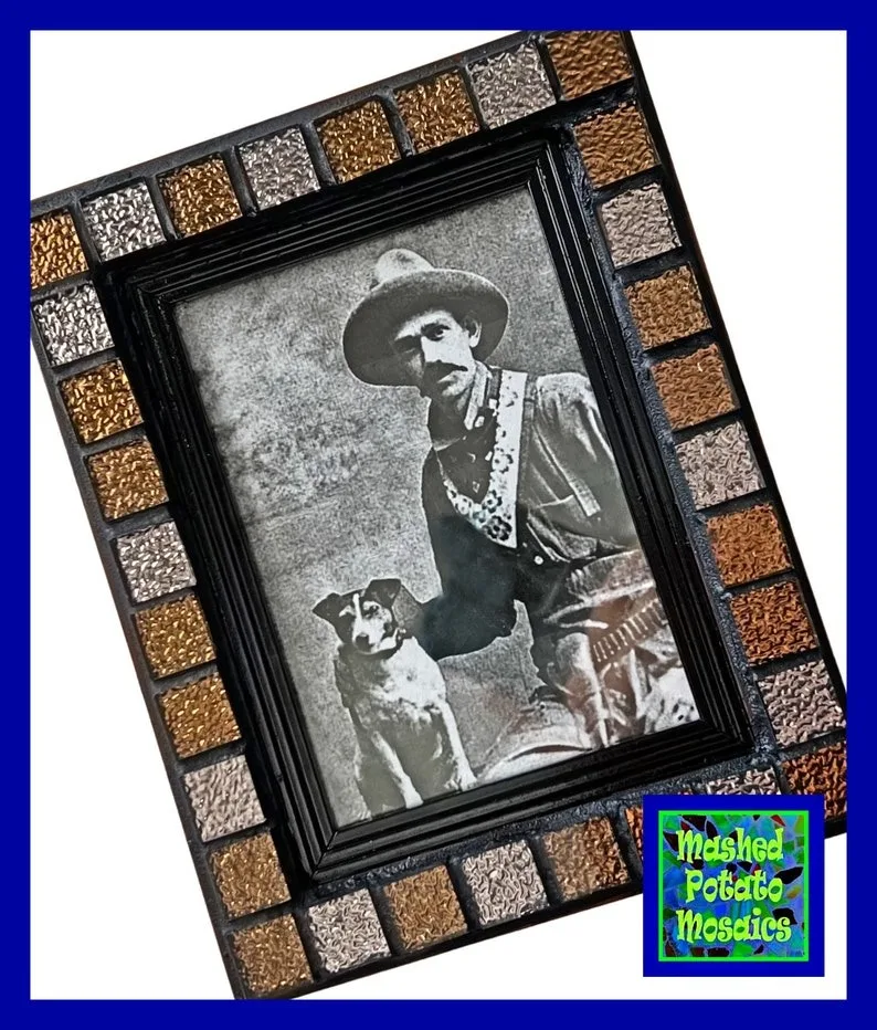 Handmade Nature-Inspired Resin Frame Semi-Precious Stones and Resin Gemstone Mosaic Picture Frame