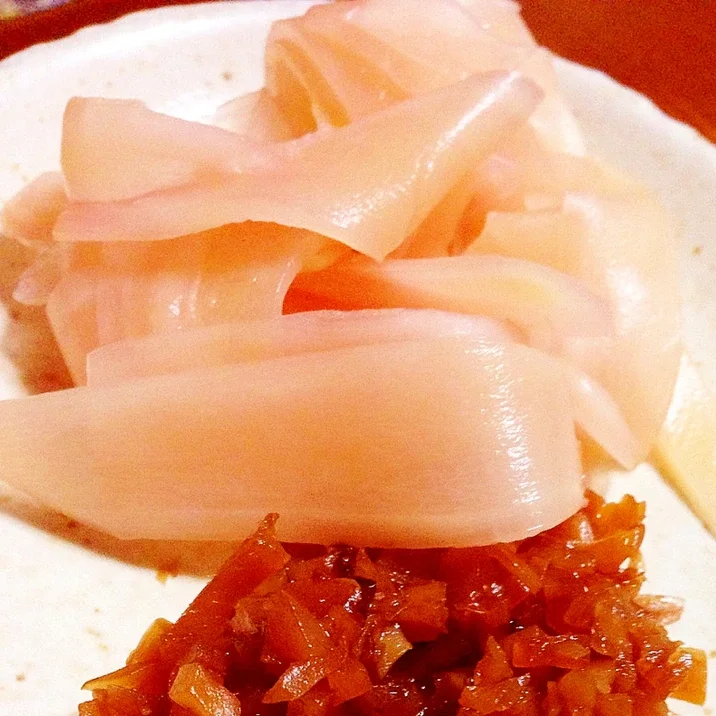 Small Package Pink Sushi Pickled Ginger and Japanese White Pink Pickled Sushi Ginger