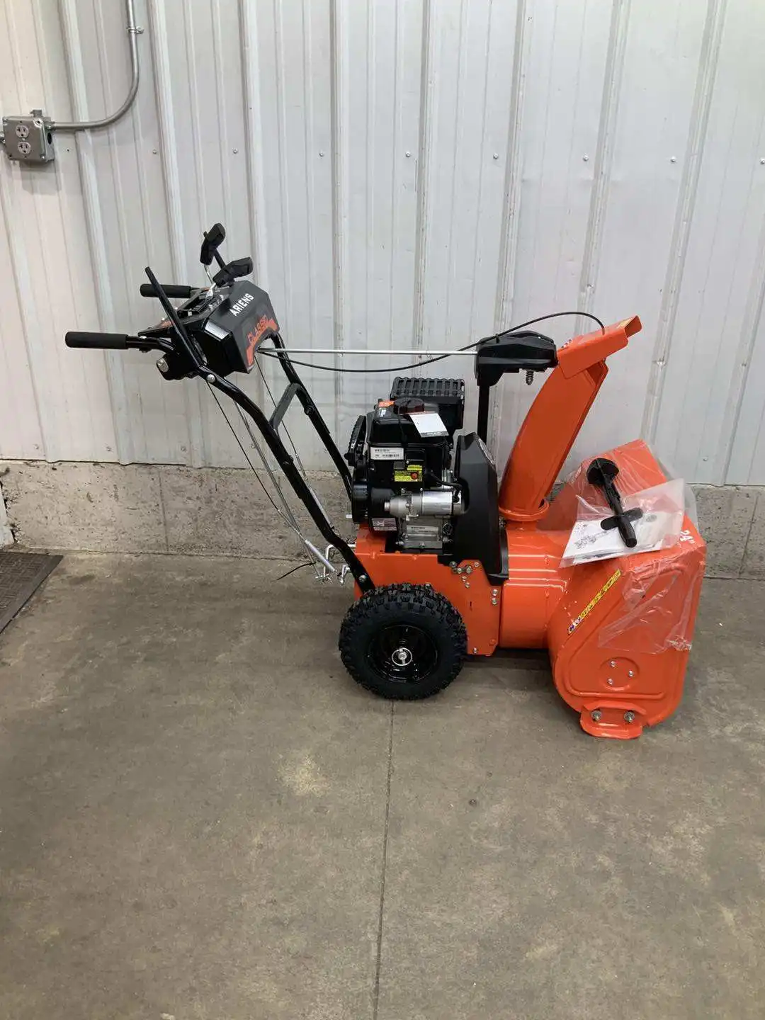 Top sale Snowblower 13HP Gasoline Snow Blower 337cc two-stage snow thrower perfect condition 11hrs use!