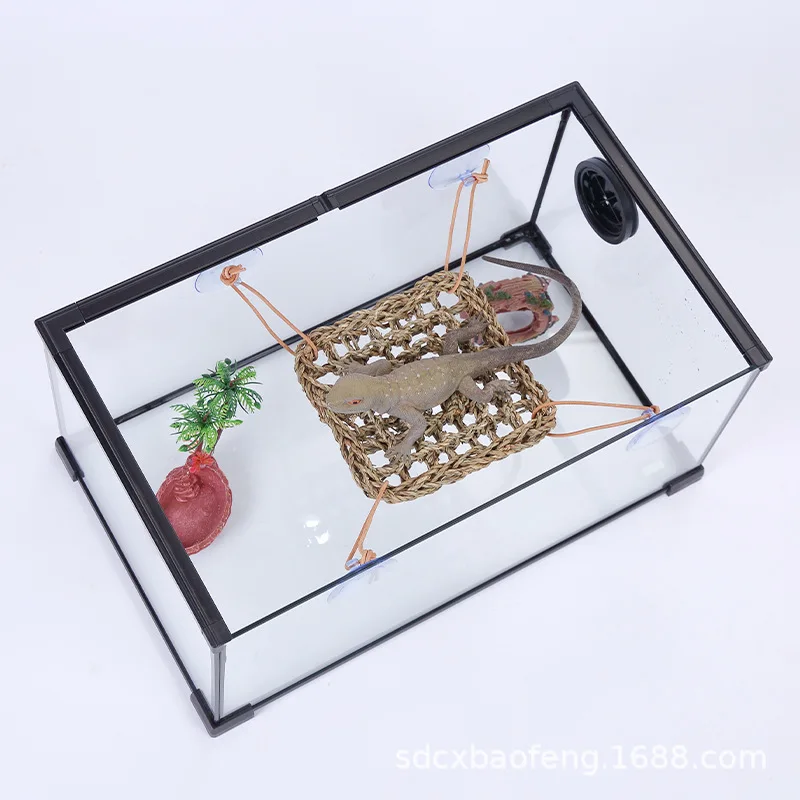 ODM OEM Straw-woven pet crawling mat lizard hammock seaweed woven pet mat feeding box with suction cup crawling pet grass mat