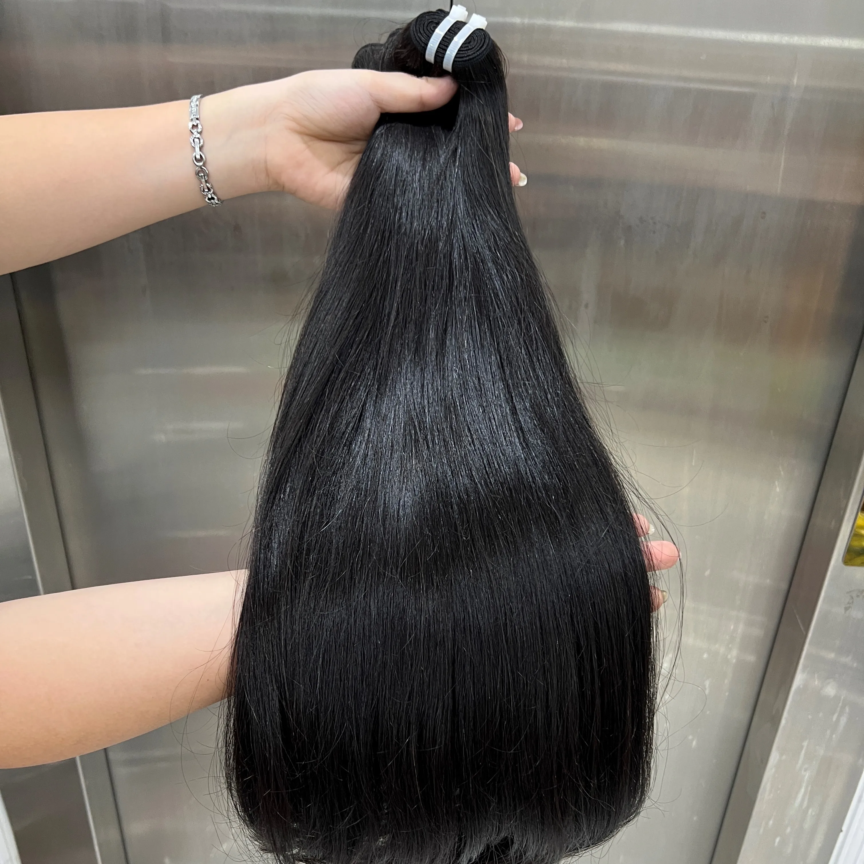 Best quality natural straight black unprocessed no chemical free tangling cuticle aligned vietnamese human hair extension