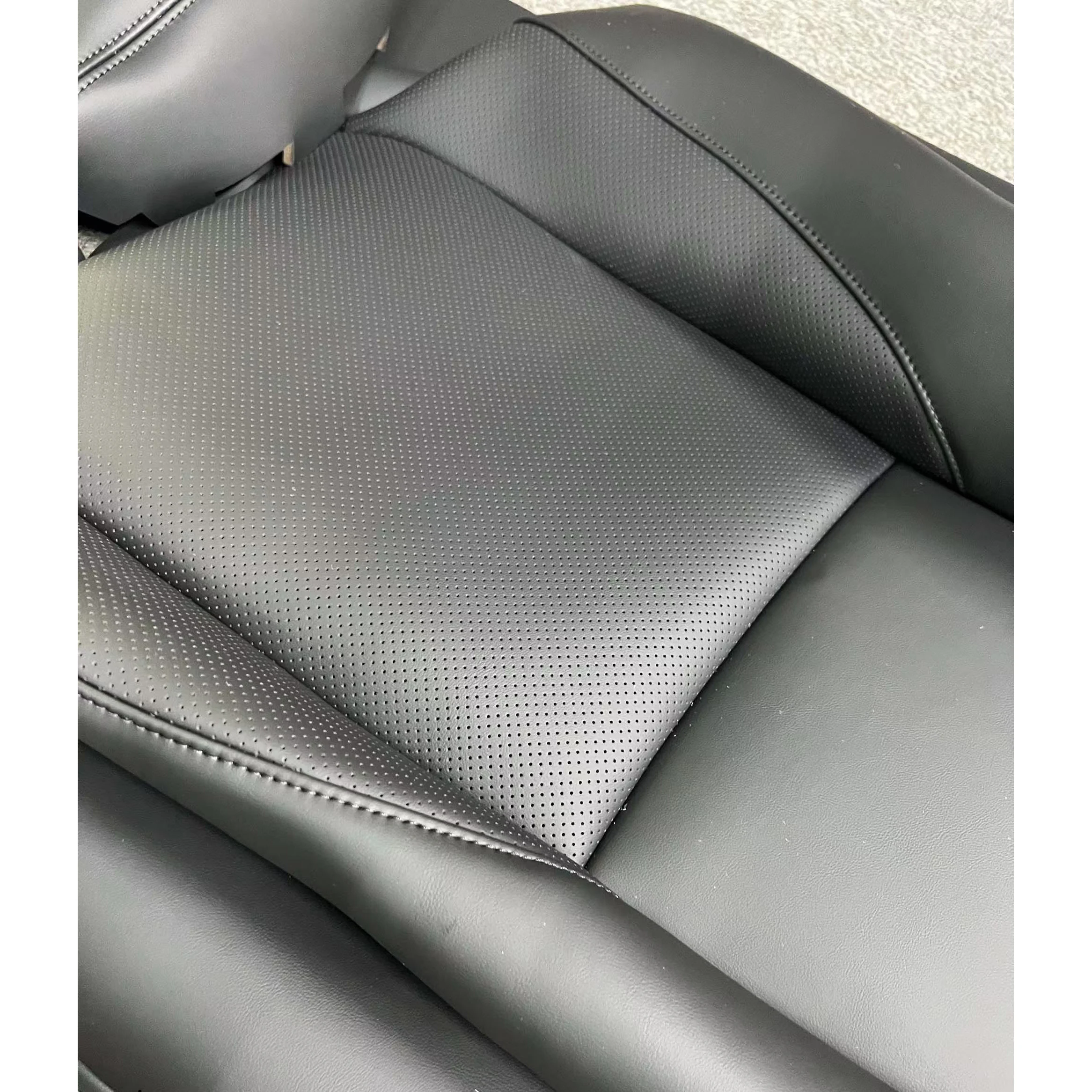Breathable Full Set Luxury Pillows Cushions Car Seat Cover Special Leather Car Cover For Toyota Crown