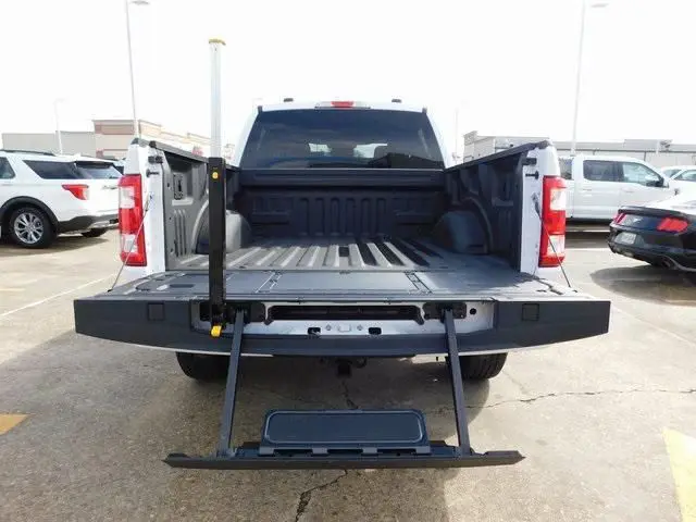 Подержанный 2023 Форд F-150 XL
