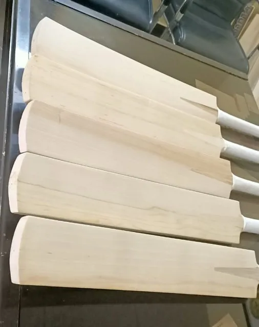 English Willow Customize top Professional Players Quality Cricket Bat Brand Srinika Sports