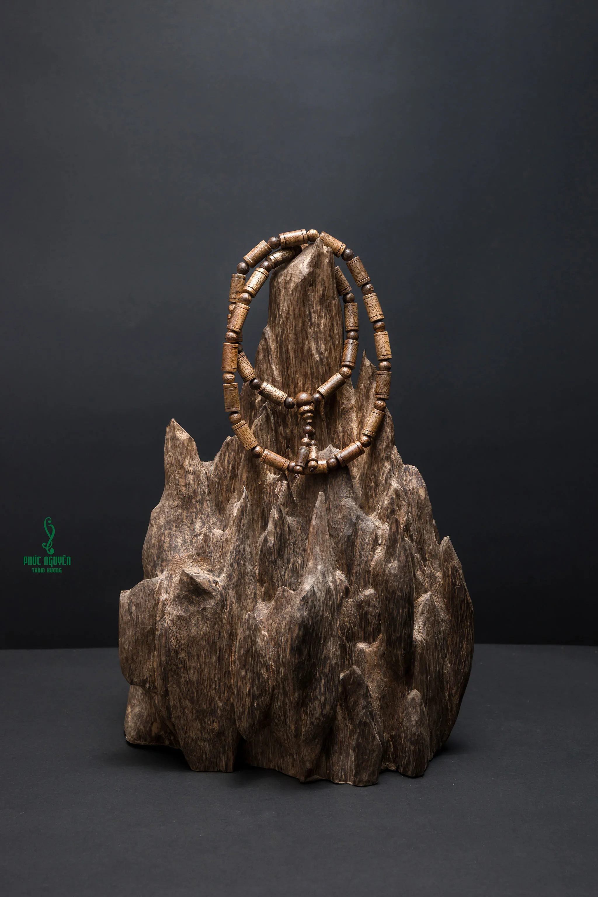 Jewelry Beautiful Eco Friendly Medium Quality Wood Beads Handmade Vietnam Origin Vintage Oud Bracelet