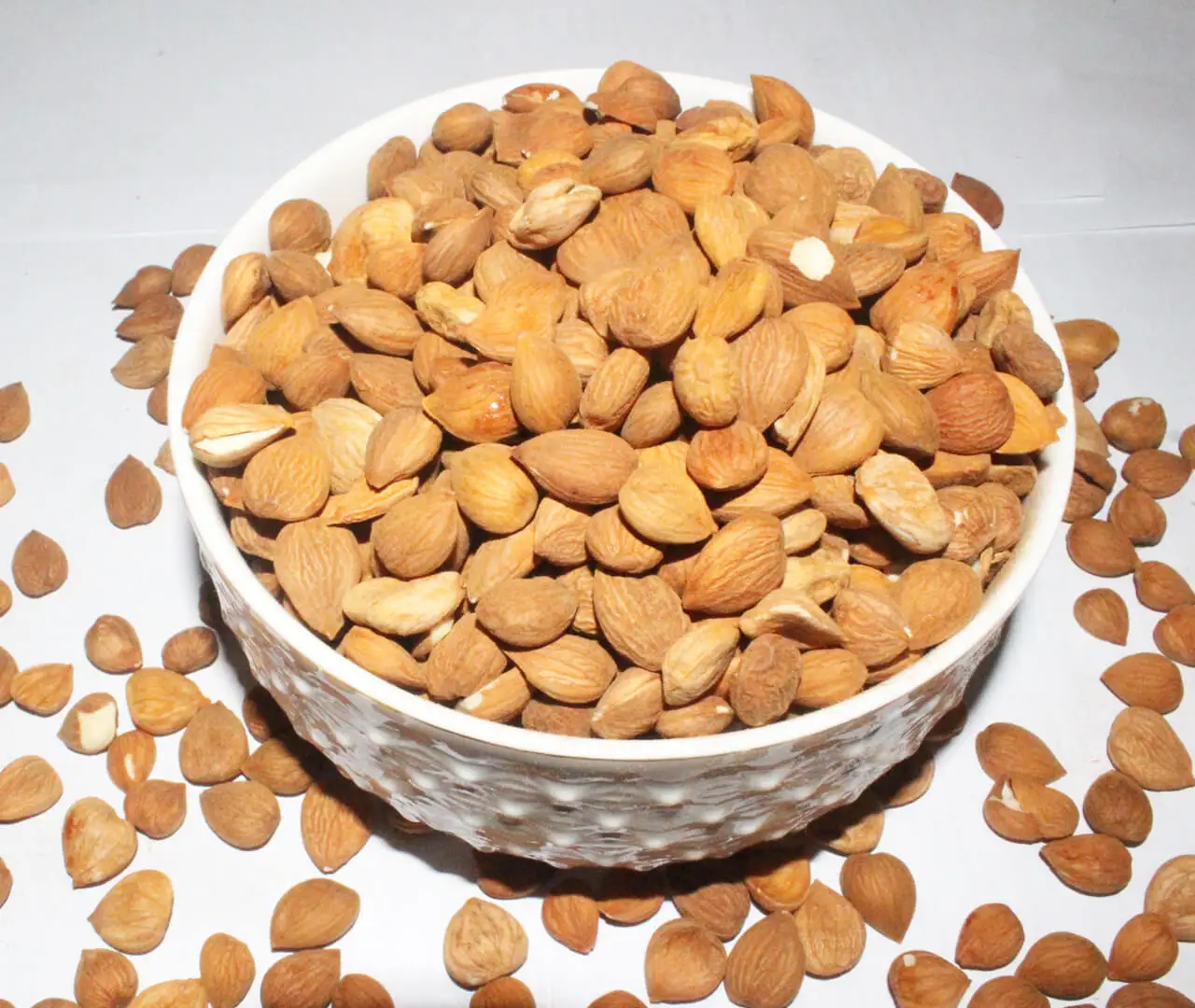 dried apricot, apricot kernels, bitter and sweet apricot kernel