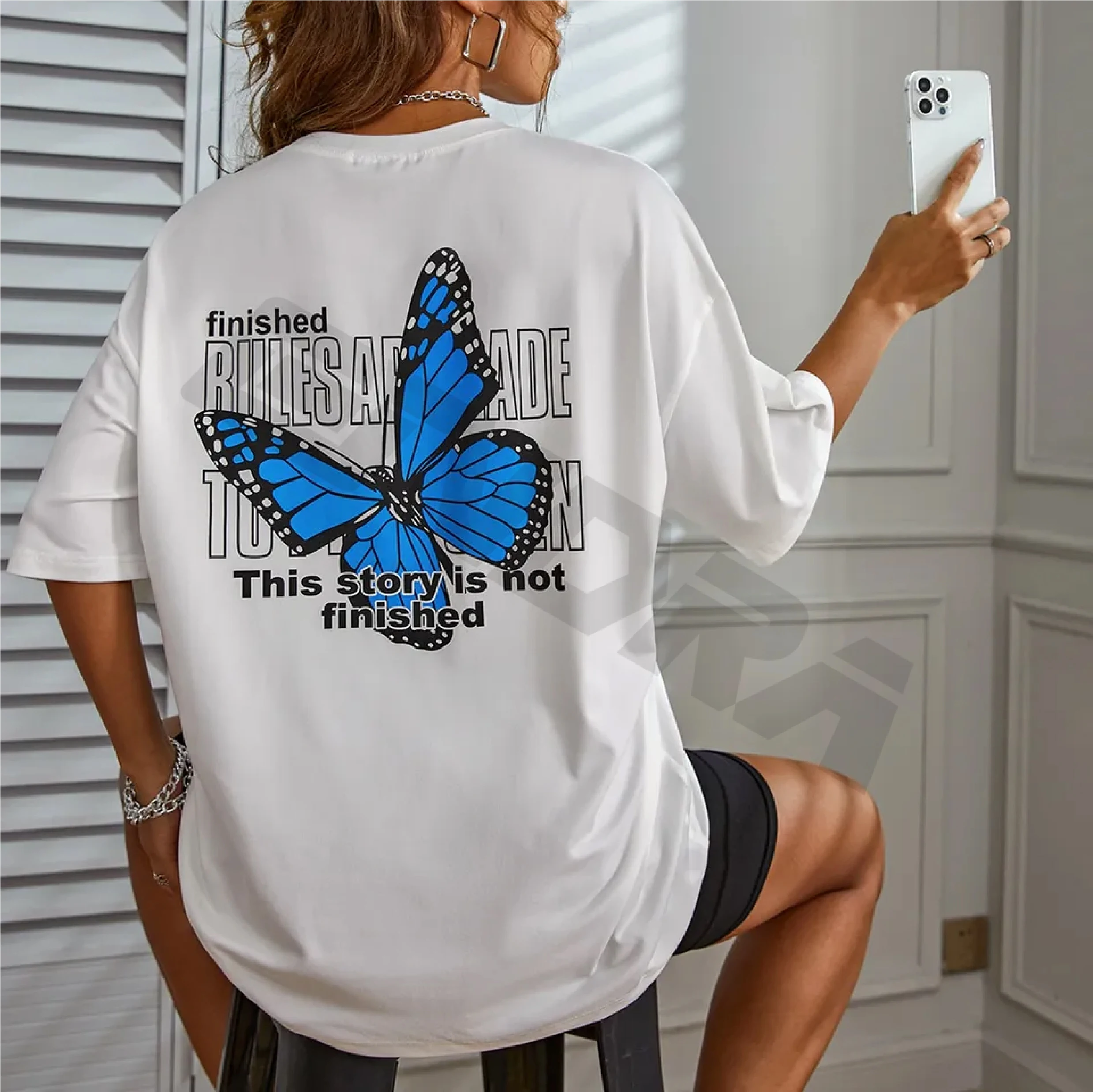 Vintage Floral Print Shirt - Revel in the Timeless Elegance of Our Vintage-Styled Floral Print T-Shirt Collection