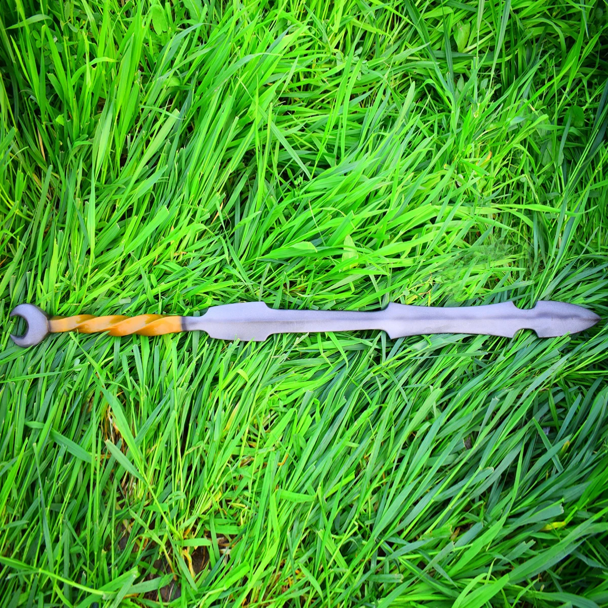 Большой пенный меч для впечатляющих рождественских пасхальных костюмов на Хэллоуин