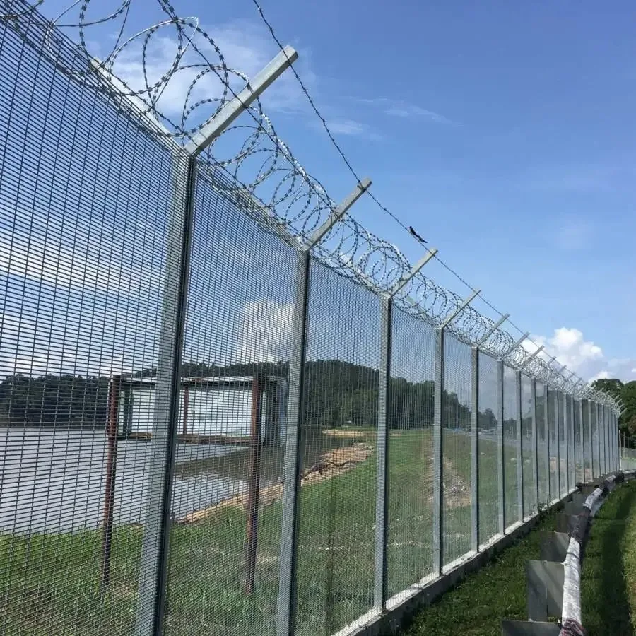 High Security Anti-Climb Metal Airport Fence with Concertina Razor Wires or Anti-Climb Spikes