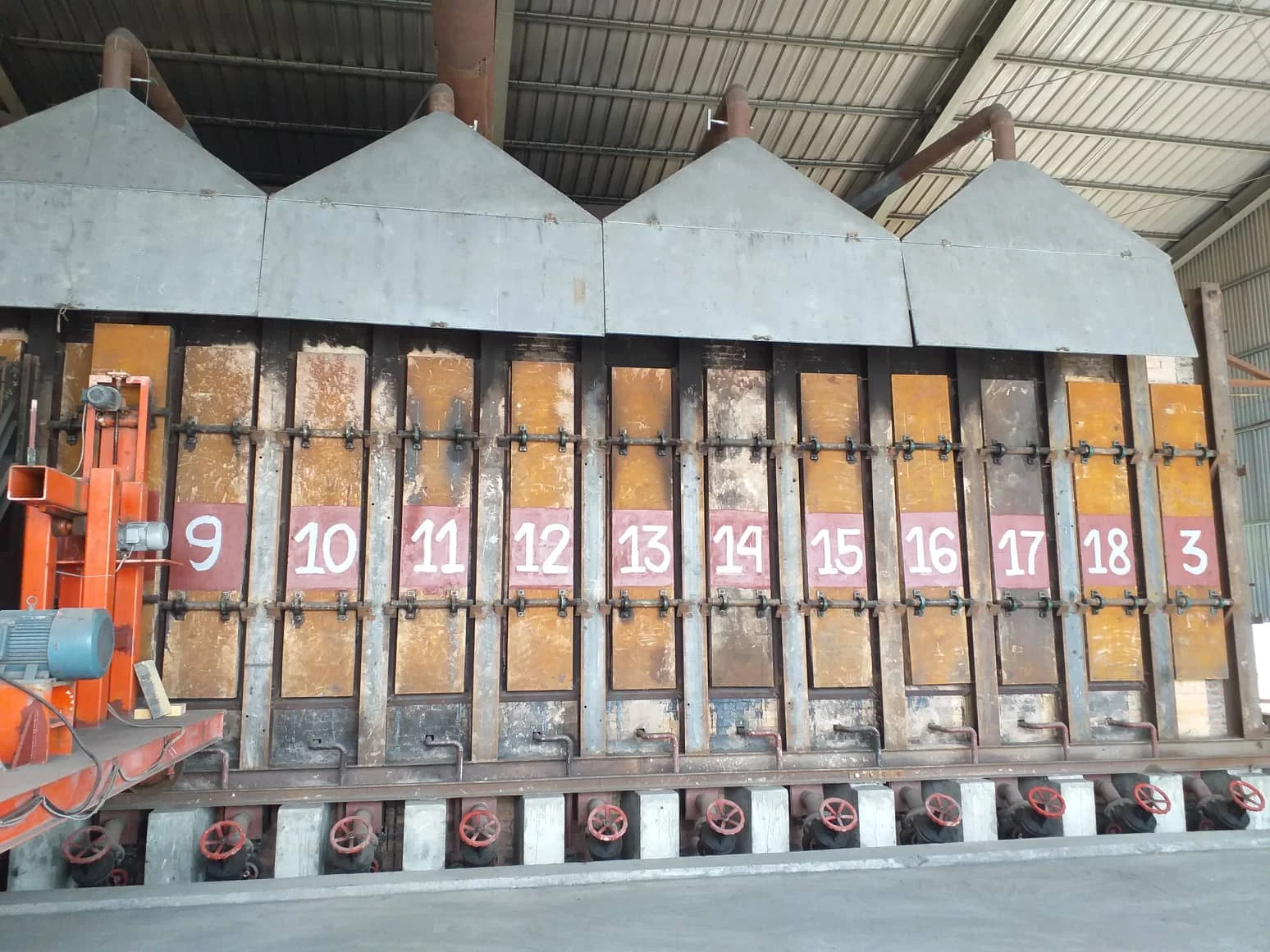 Lychee wood white charcoal binchotan customized size binchotan stick hard wood white charcoal from Vietnam