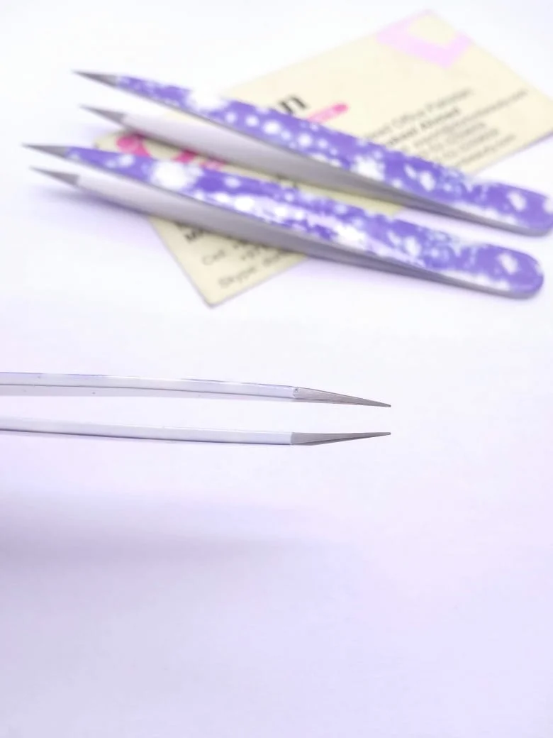 Best Fine Quality Paper Quoted Eyebrow Tweezers Slanted Tip Brow Tweezers Beauty Hair Plucking Customize Tweezers In Pakistan