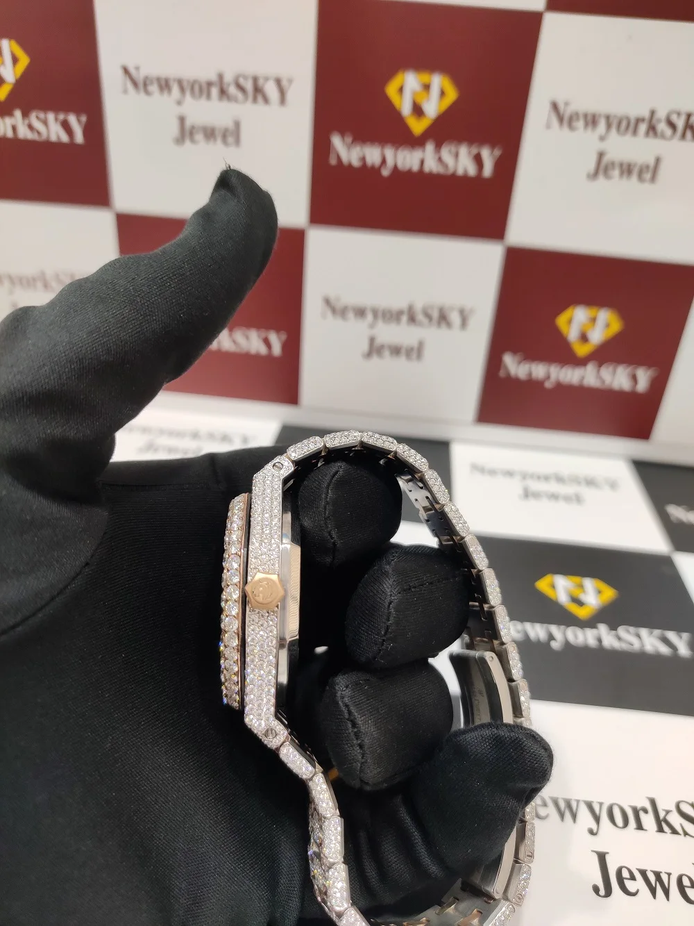 36mm VVS Moissanite Diamond Studded Automatic Movement Fully Icedout Bust Down Wrist Watch For Men Women Manufacturer From Surat