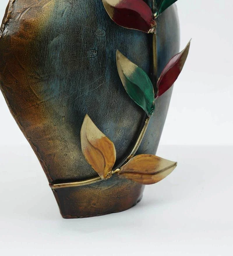 Best Quality Metal Silver Flower Vase In Multi Color .