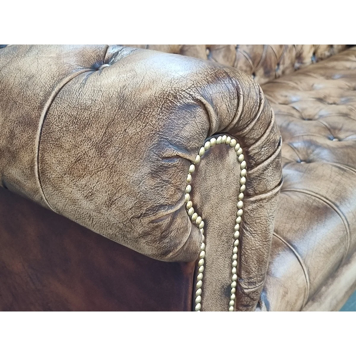 Tufted Genuine leather sofa 2022 new antique brown leather 3 seat sofa for living room sofa set