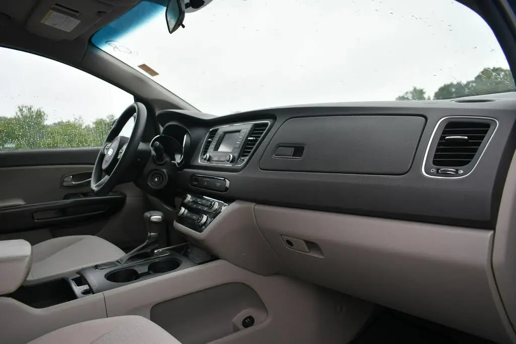 2018 KI A SEDONA LX    LHD