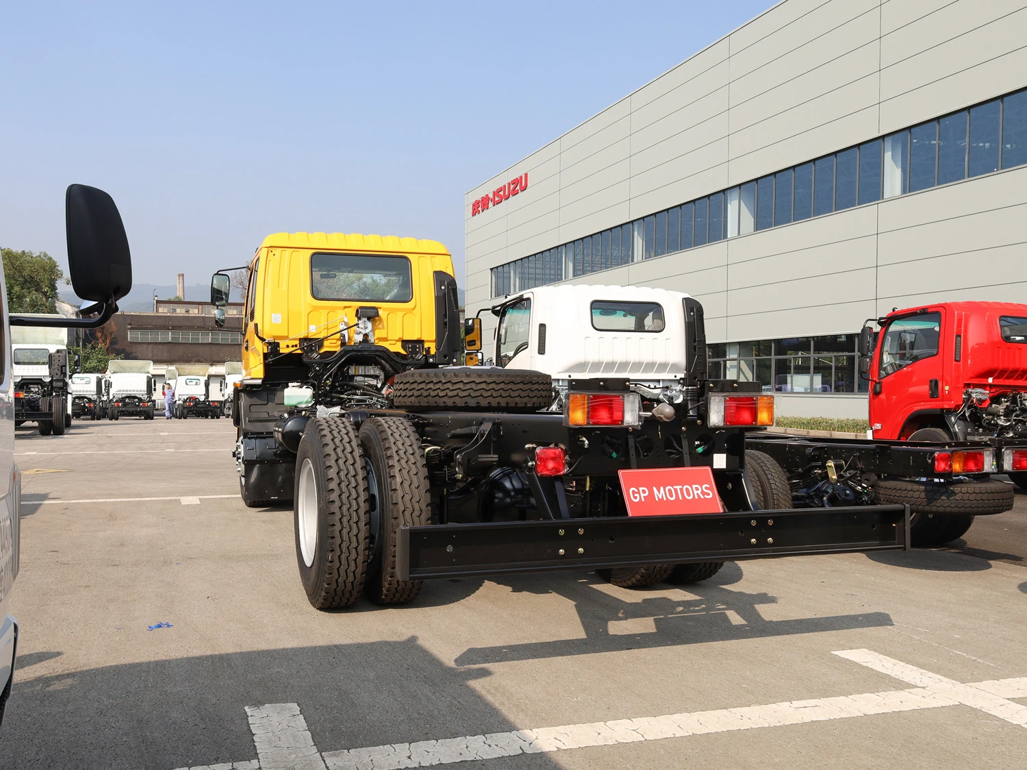 Heavy Duty Truck 6HK1 Engine Used Cheap Isuzu Japan Trucks 10 15 20Tons 6X4 Fvr Heavy Trucks Chassis for Sale