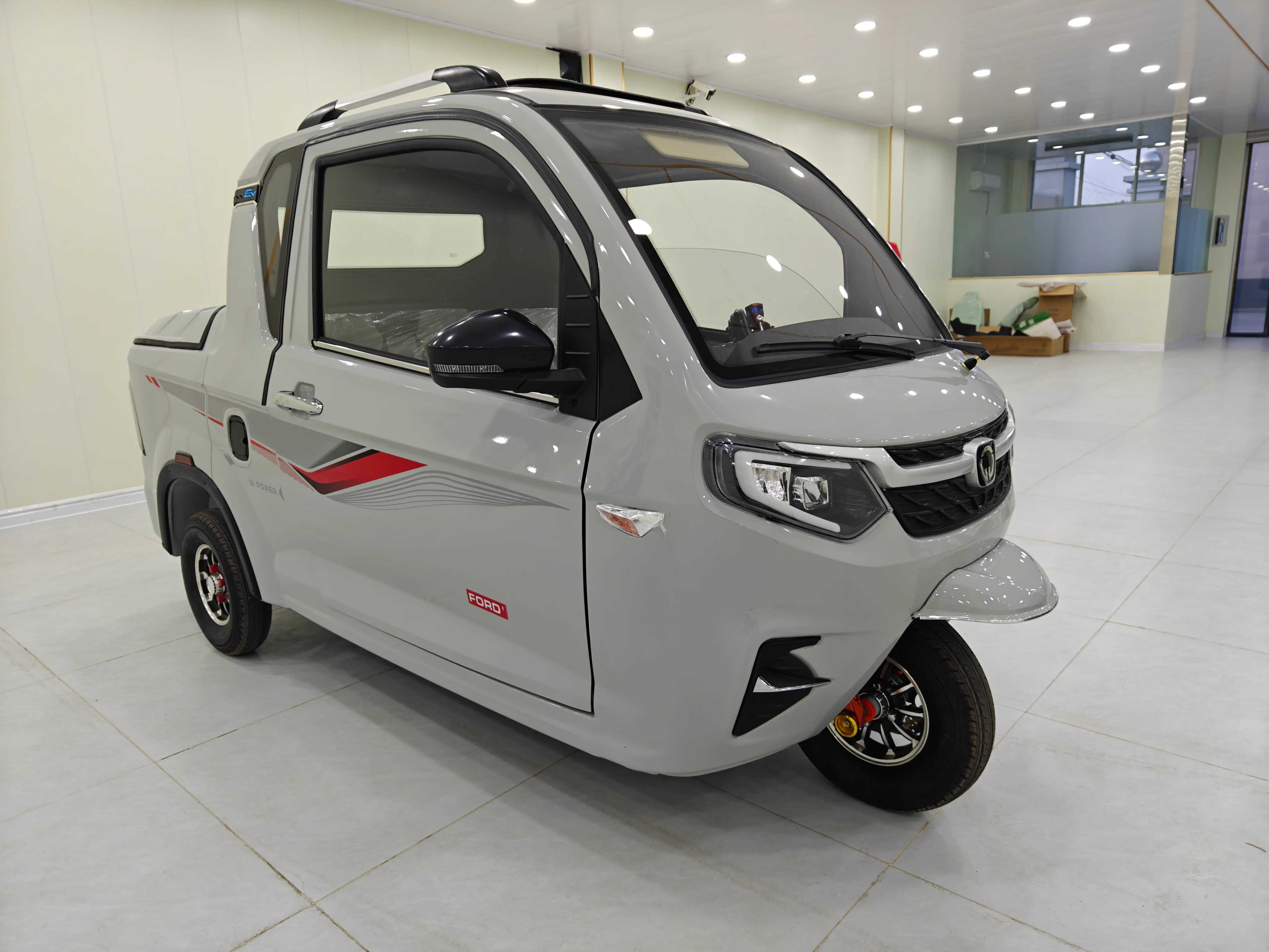 60V1500W Enclosed Cab Pickup Electric Three-Wheel Motorcycle