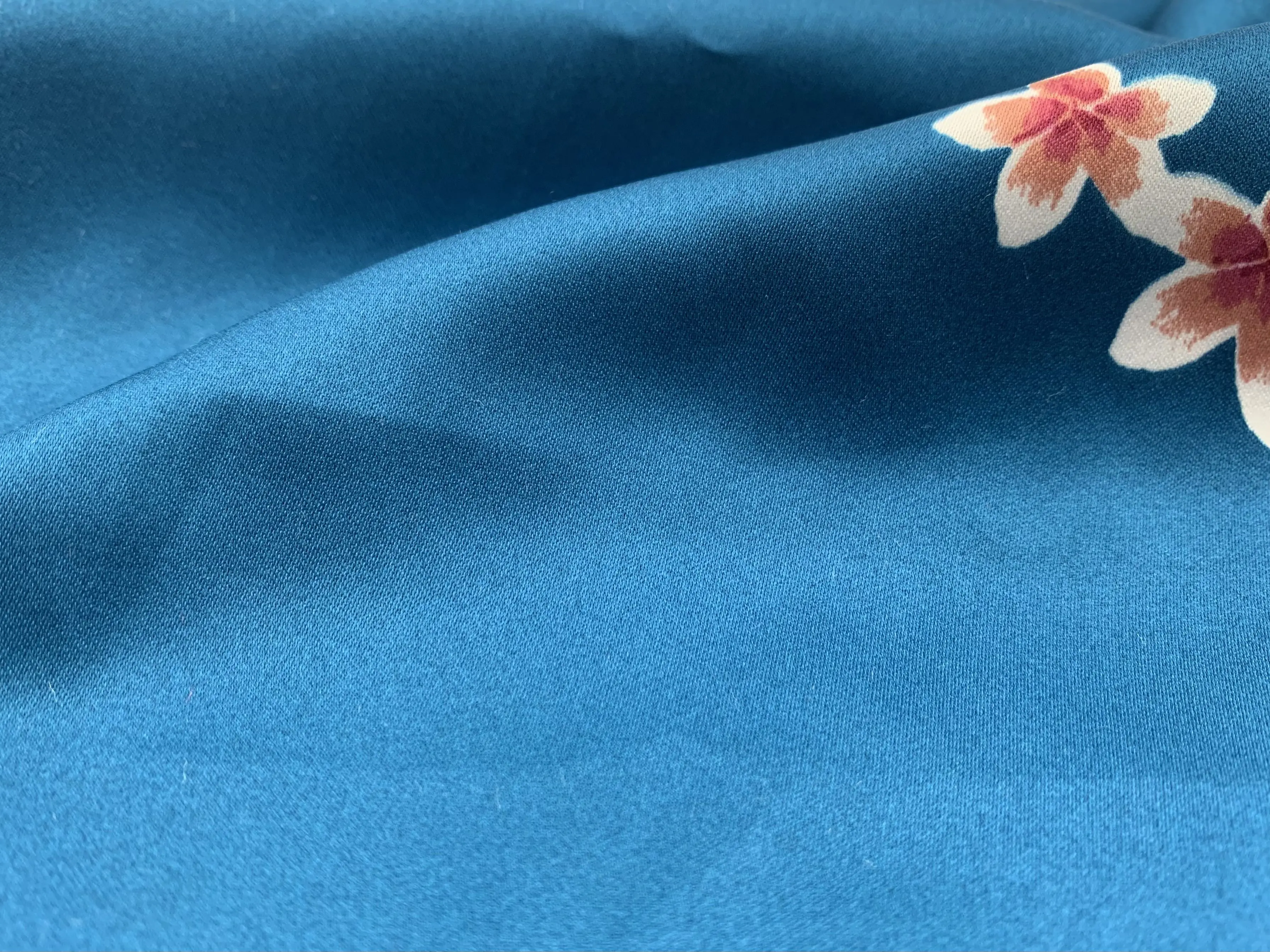 2022 New Arrival Woven Matte Twisted Satin Fabric 100% Polyester Fabric Printed Custom