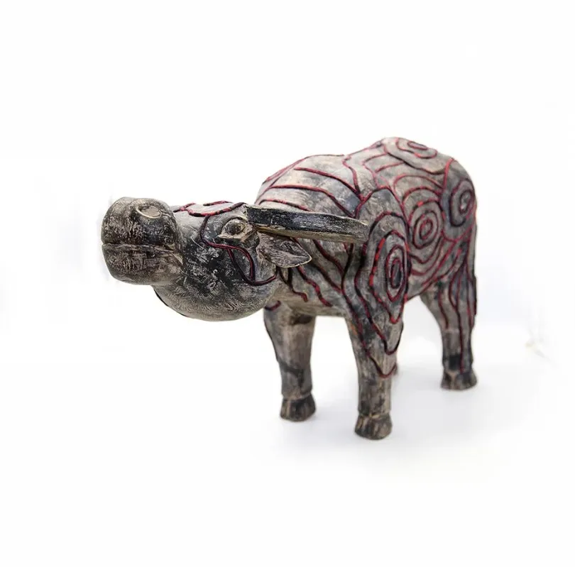 Decor Handicraft Style Gift Use Quality Eco Material Small Wooden Buffalo with Hand-Printed Beeswax Brocade and Terraces Pattern