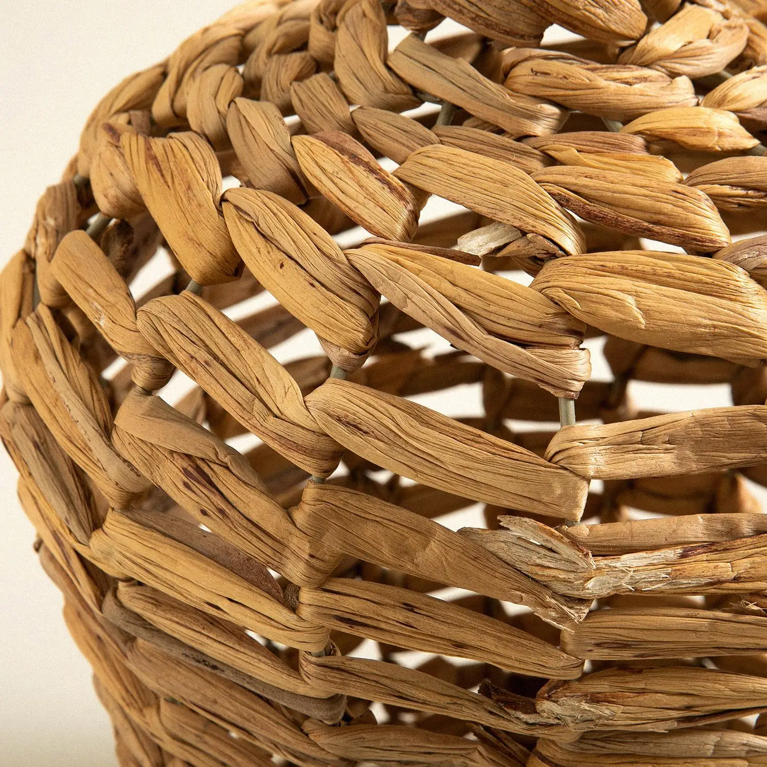 High quality best selling modern eco friendly water hyacinth woven vase for home decor made in Vietnam