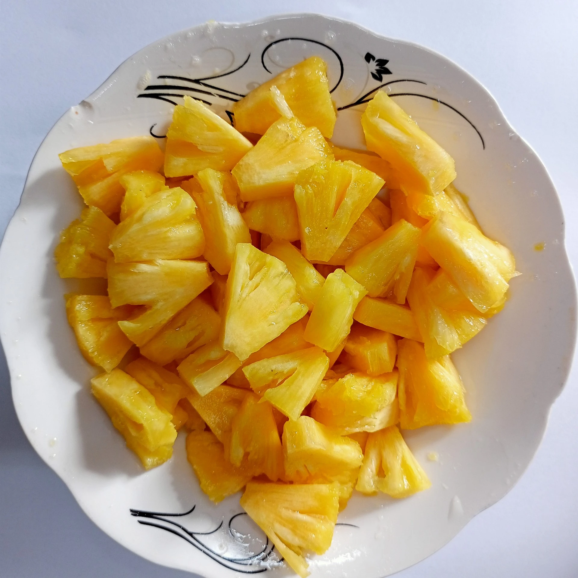 Hot sale new crop of canned pineapple tidbits in light syrup for wholesale OEM with cheap price