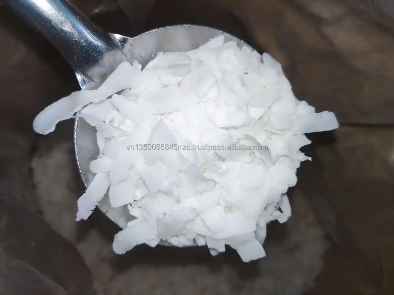 High Quality Desiccated Coconut Chip/Flake 60-65% Fat ISO Certified Dried Herb Spice Vietnam Raw Sliced Allspice +84363565928