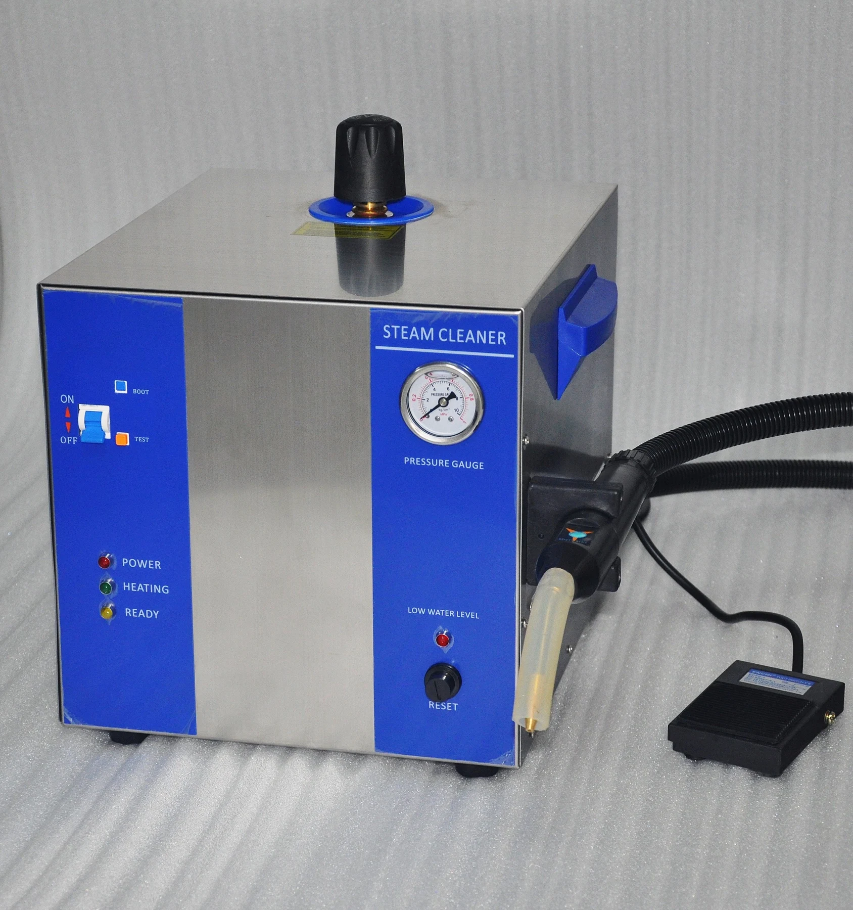 Flexible wand with fix stand as nozzle  plus foot pedal 5 bar steam pressure low water warning 2L boiler jewelry Steam cleaner