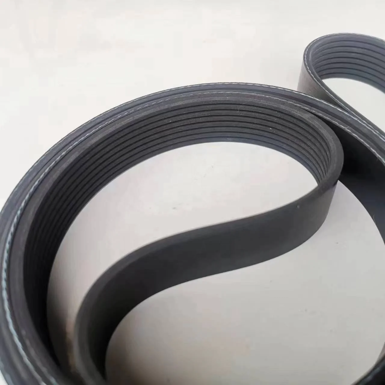 High Quality Diesel Engine Fan Belt 8PK2100 For Cummins/Yuchai  Engine Fan Belt