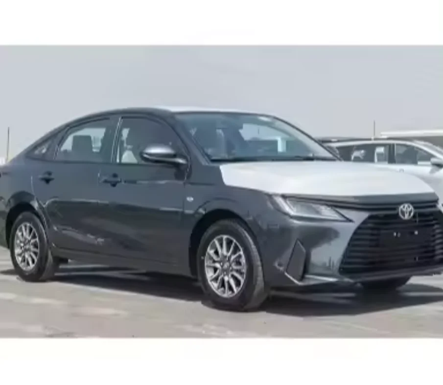 Довольно Подержанный 2023 YARIS 1 3 P GREY 8700 миль владелец 5-местный lhd rhd дешевый хэтчбек доступные автомобили для продажи