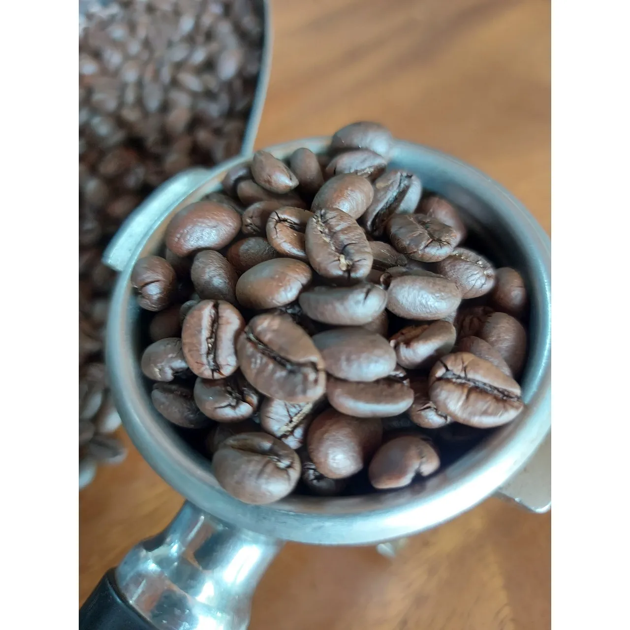 Vietnam Supplier Robusta Honey S18 Roasted Carpentry Coffee Beans High Quality Medium Roast