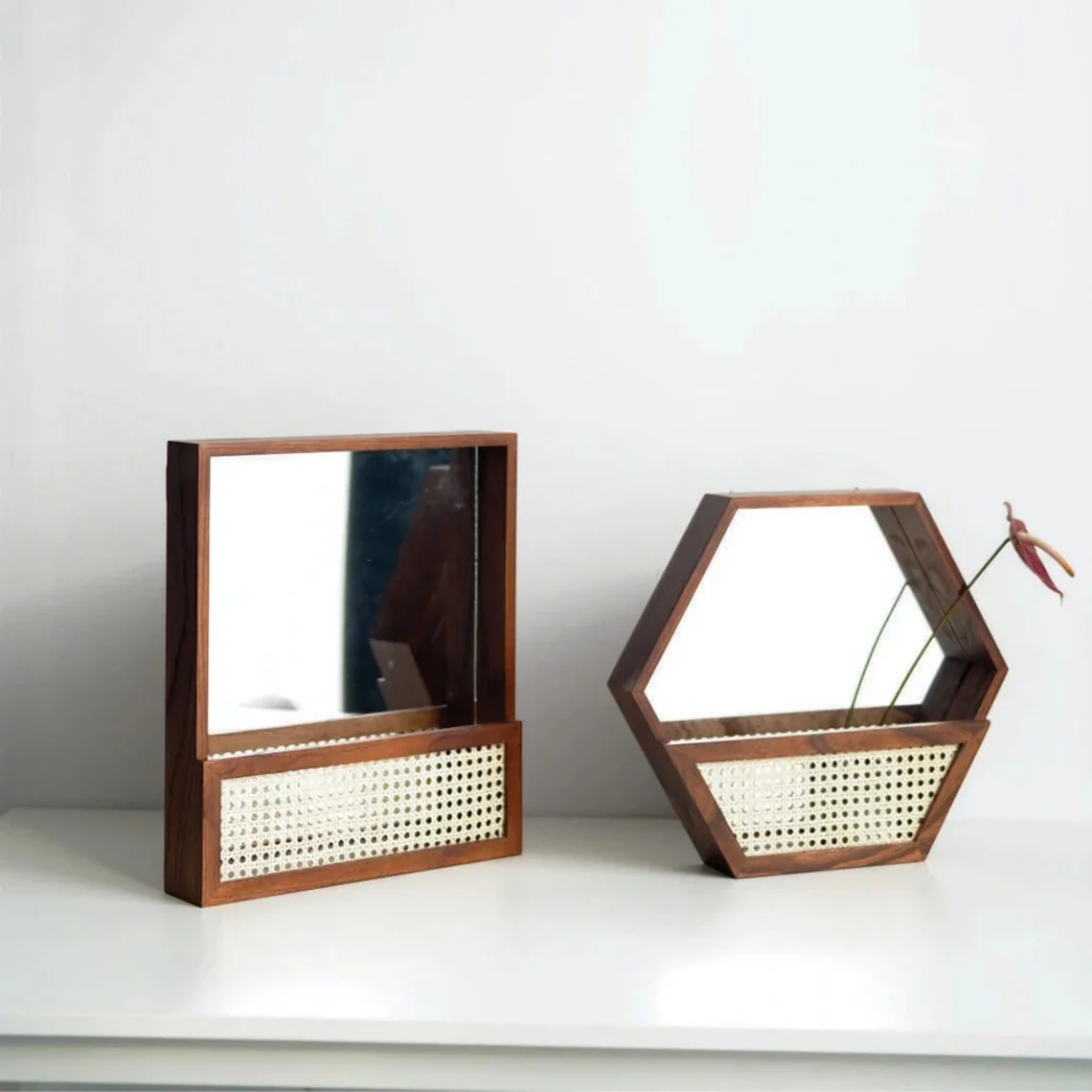 Hot Trend Rattan Mirror Hanging Decorative Mirror Wall Mirror Furniture with Eye-catching Design Made in Vietnam