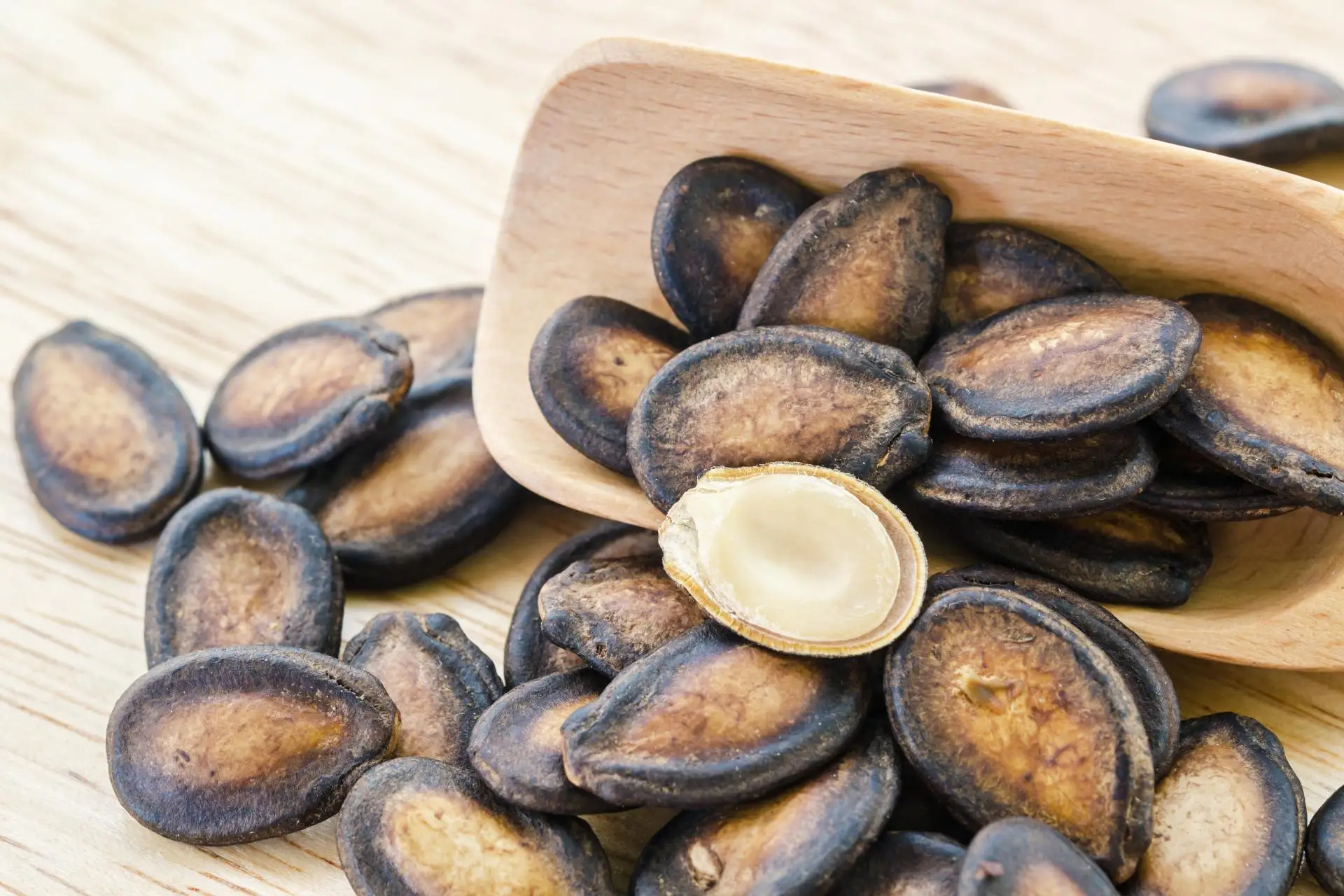 Chinese Red Fresh Watermelon Seeds for Eating - Round Watermelon Seeds for Edible